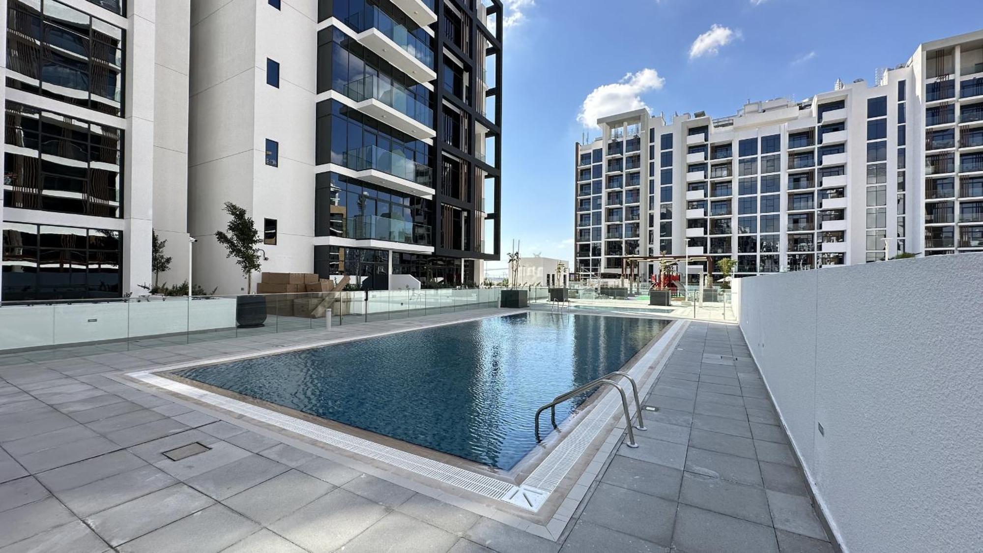 Apartemen Easygo - Azizi Riviera 15 Community View *