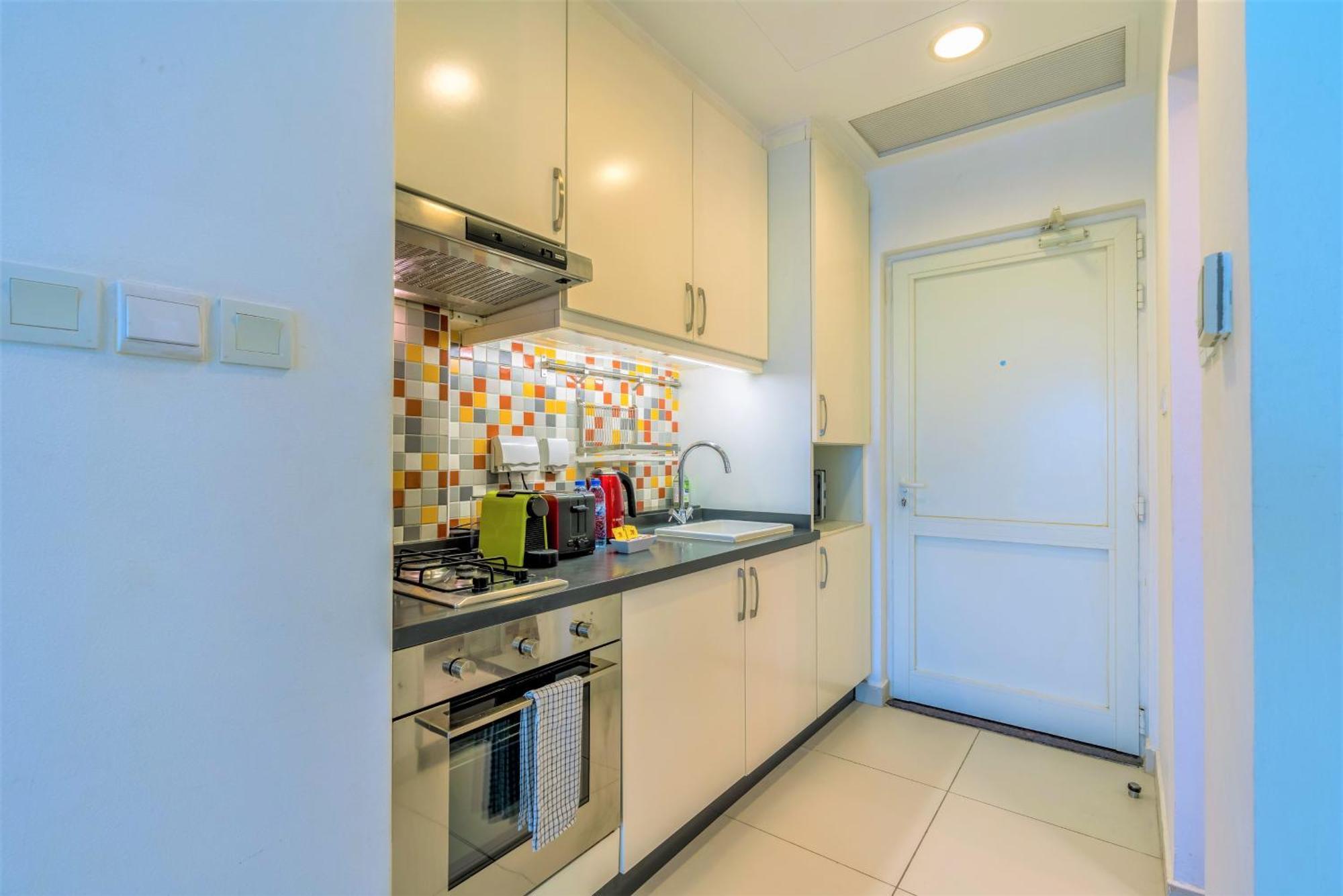 Apartemen New! Luxurious With Breath-taking Palm Views