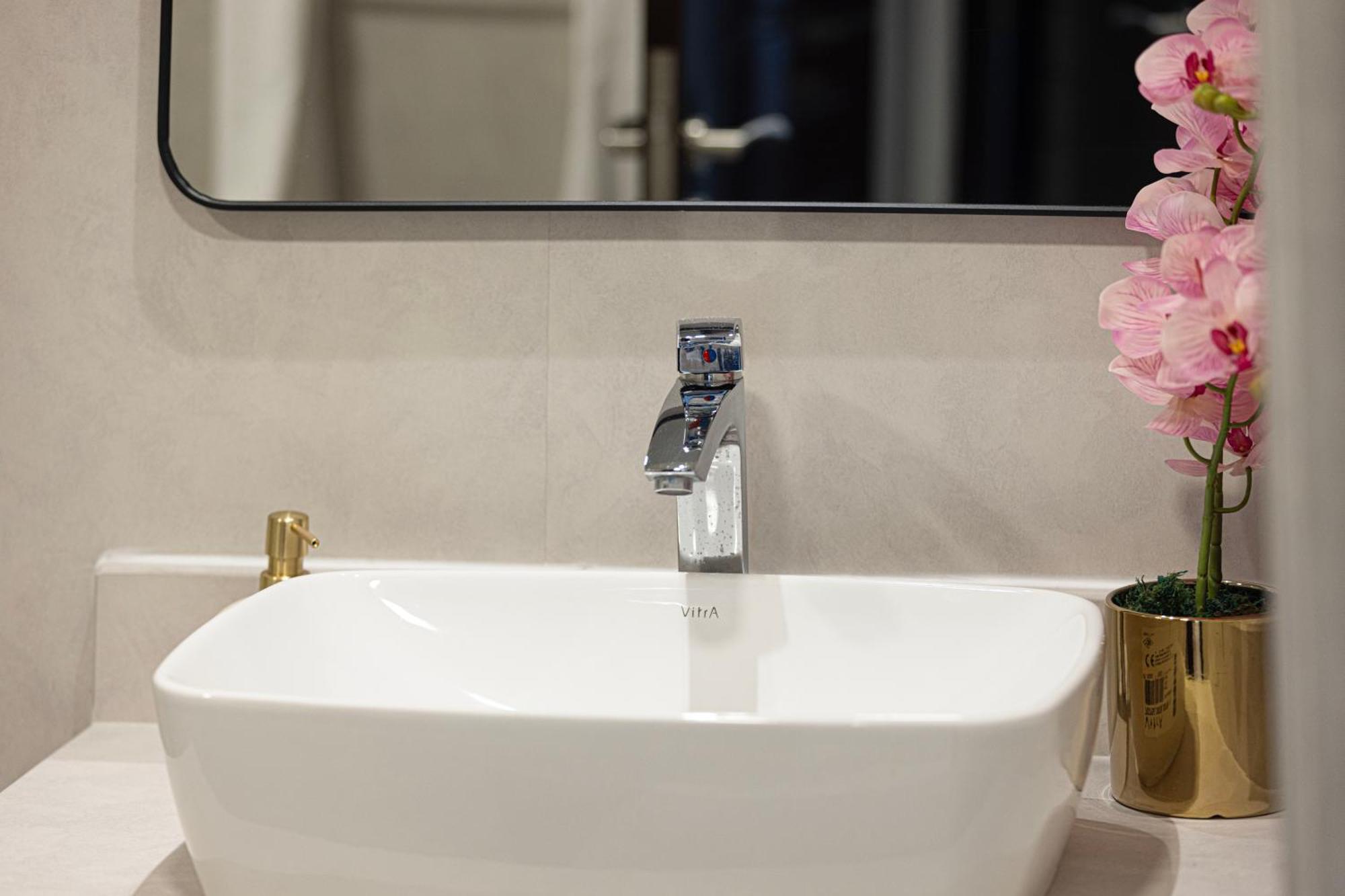 Magnificent Cozy 2 Bedroom In Downtown Appartement *
