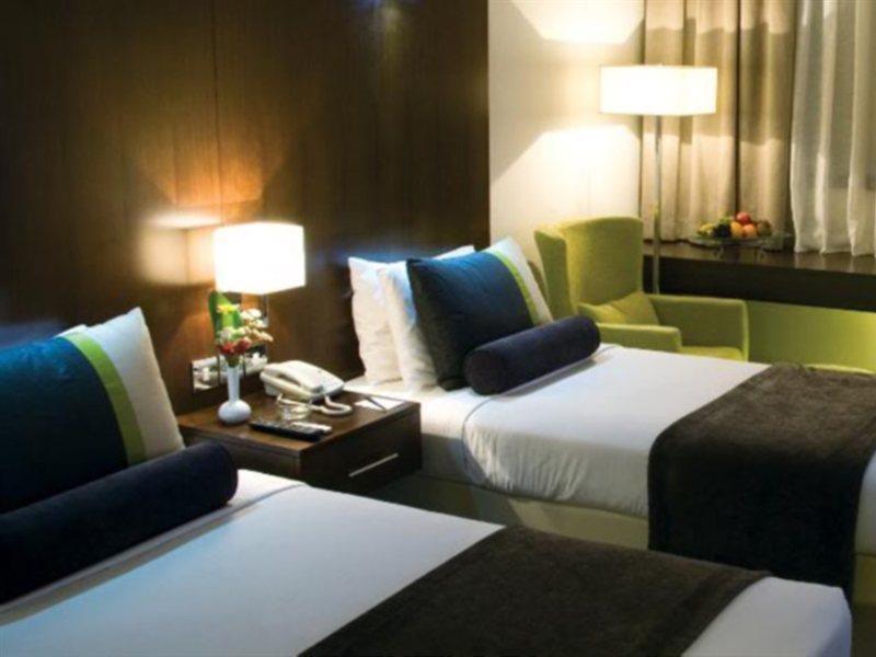 Avari Hotel