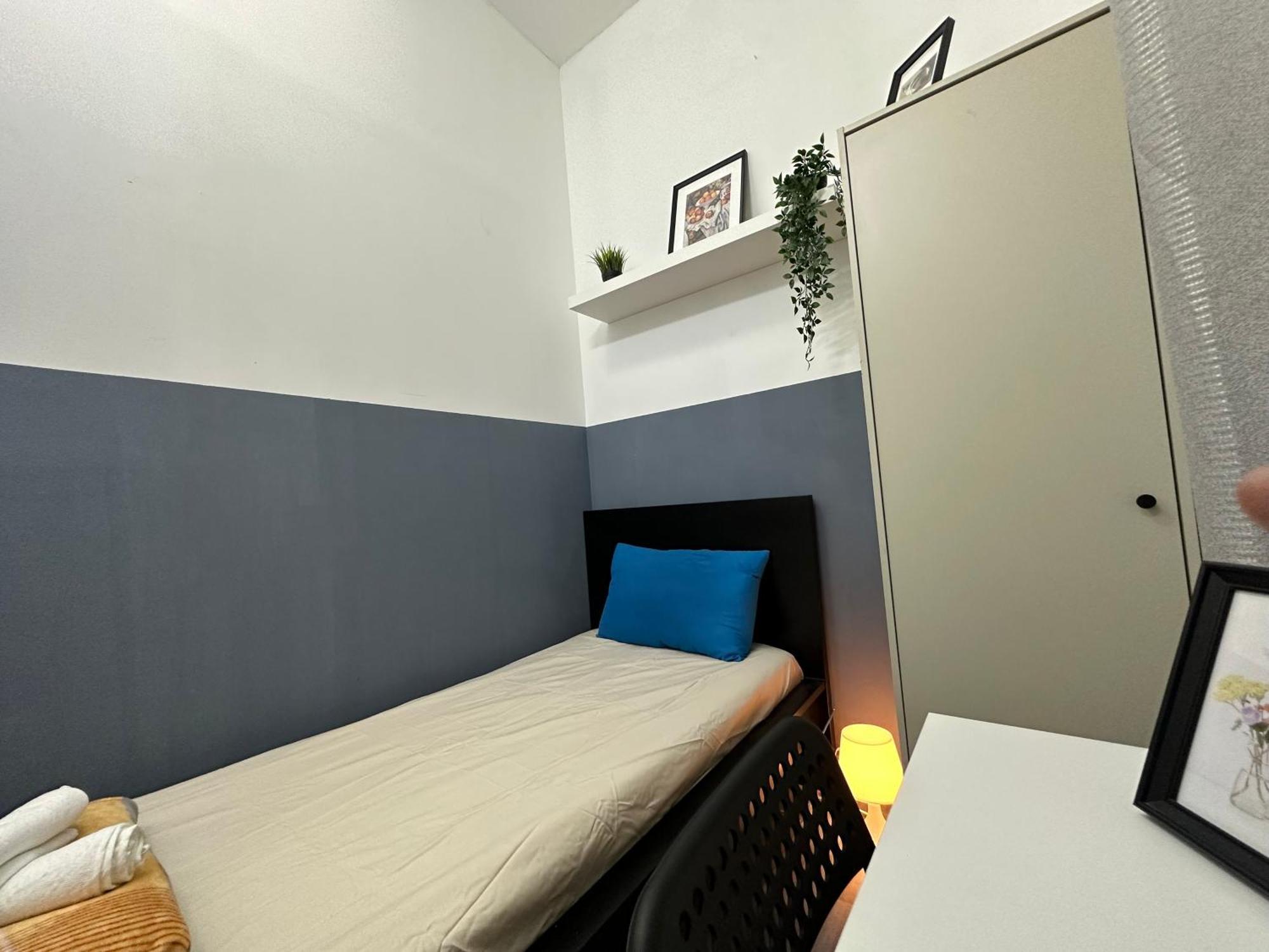 Rum i privatbostad Partition 5 Mins To Mashreq Metro Dubai