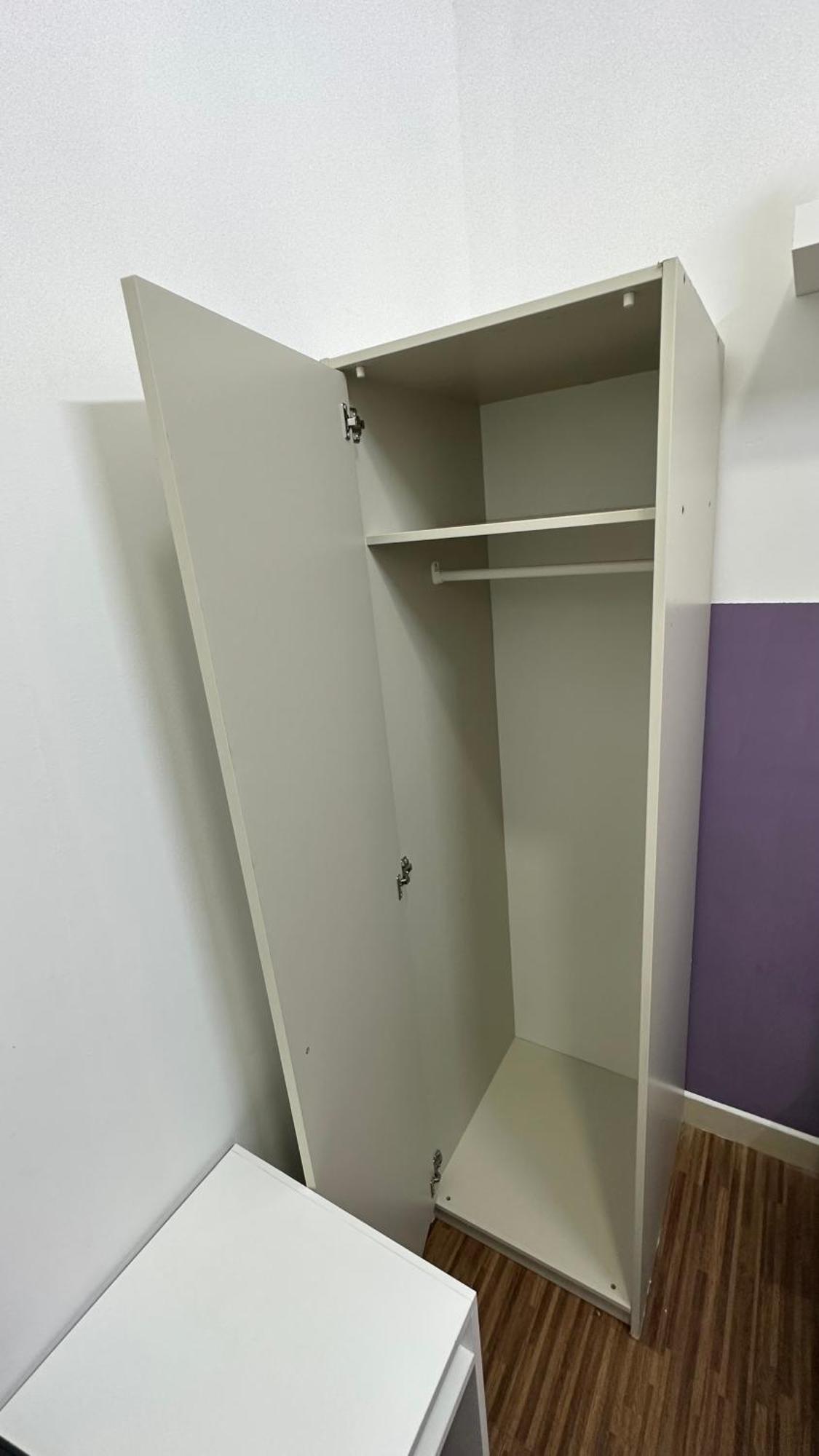 Rum i privatbostad Partition 5 Mins To Mashreq Metro *