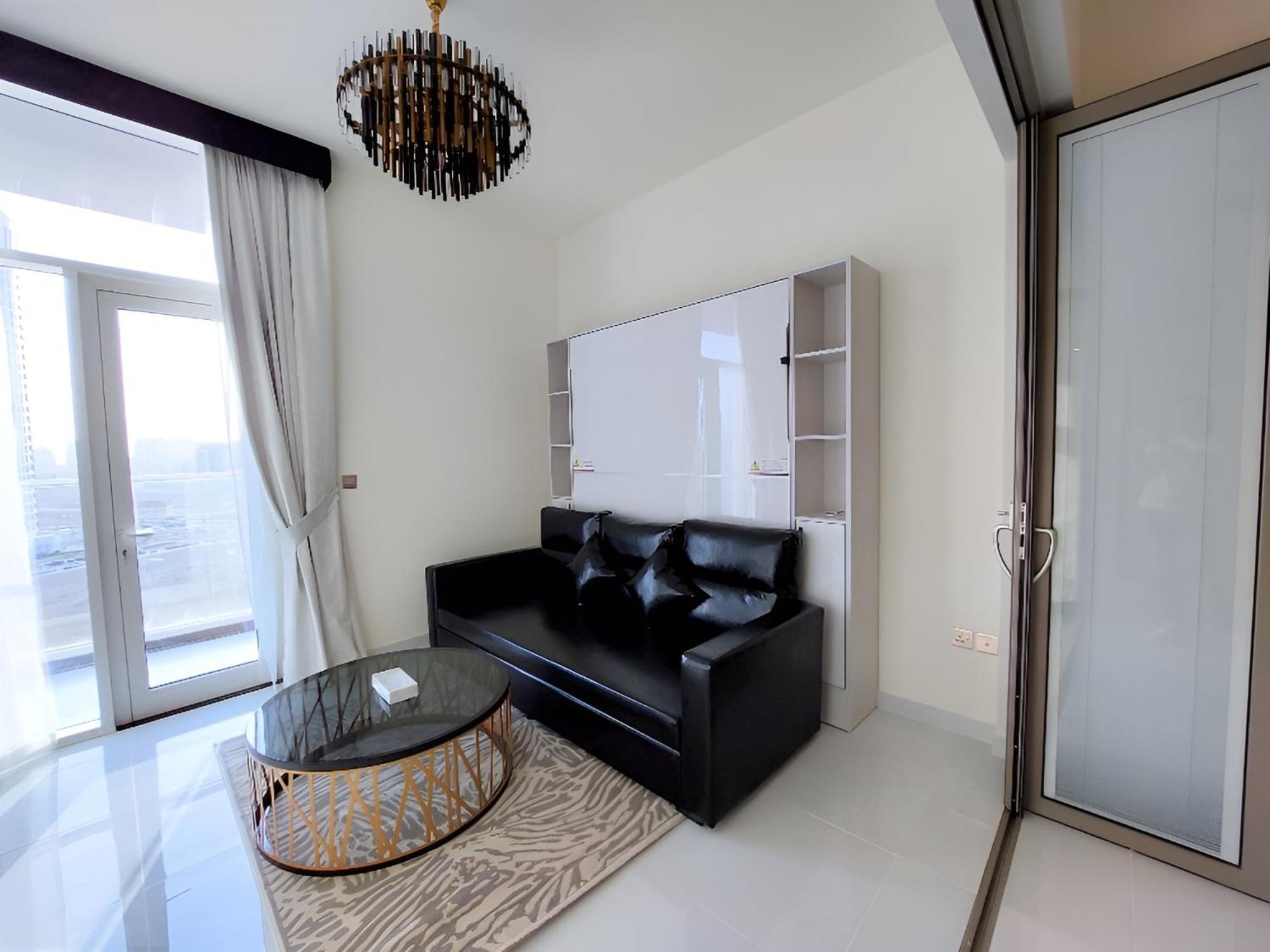 Spacious, Economical Near Miralcz Garden