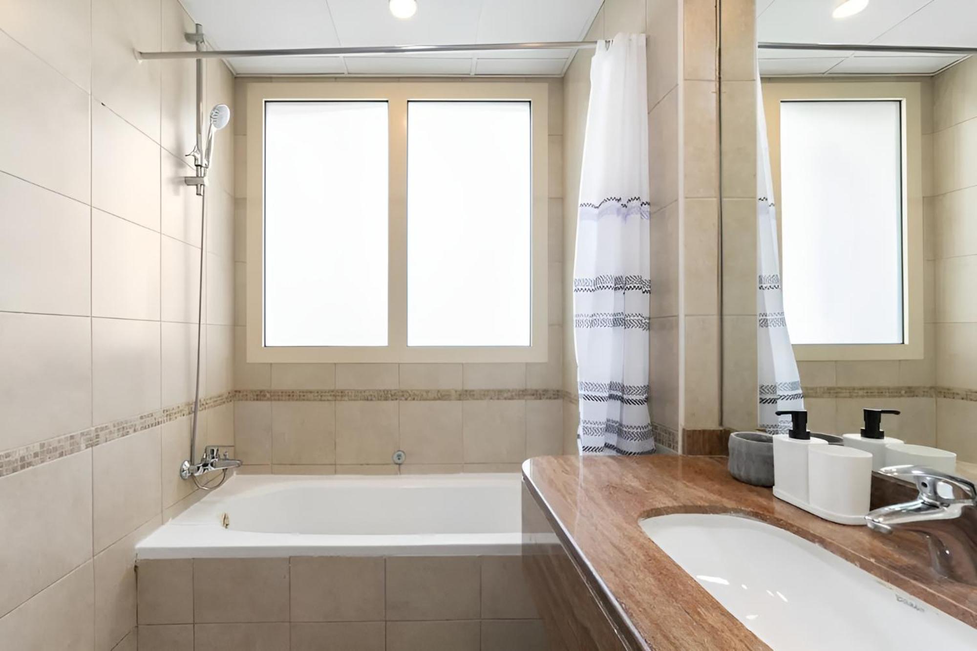 Dazzling Studio Stunning Ain View Marina * Dubai