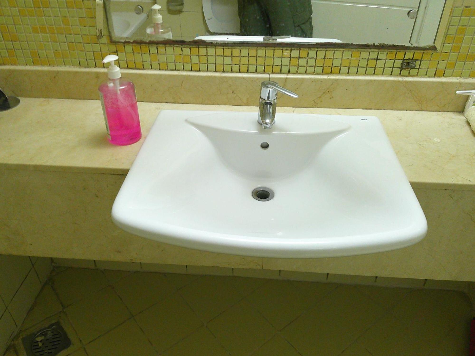 Ruby Star Budget With Shared Washroom Access 321 Gasthof Dubai