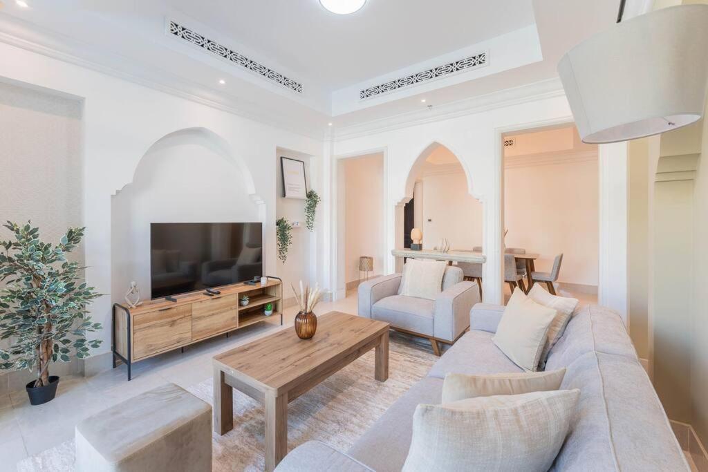 Traditional 2 Bedroom With Fountain View * Dubaï