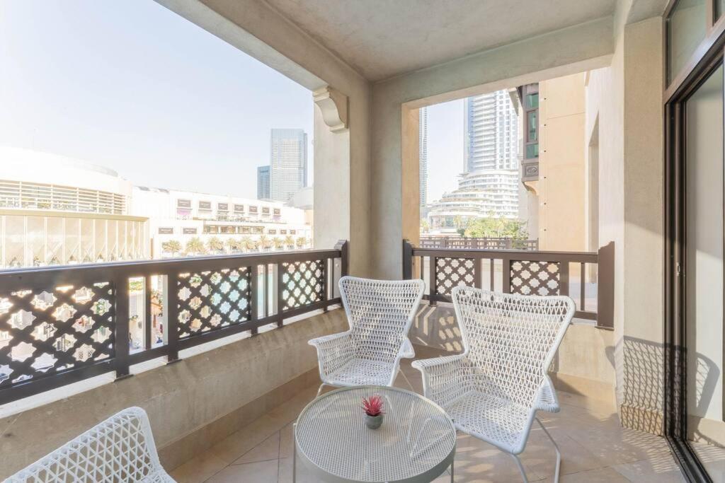 Traditional 2 Bedroom With Fountain View Appartement