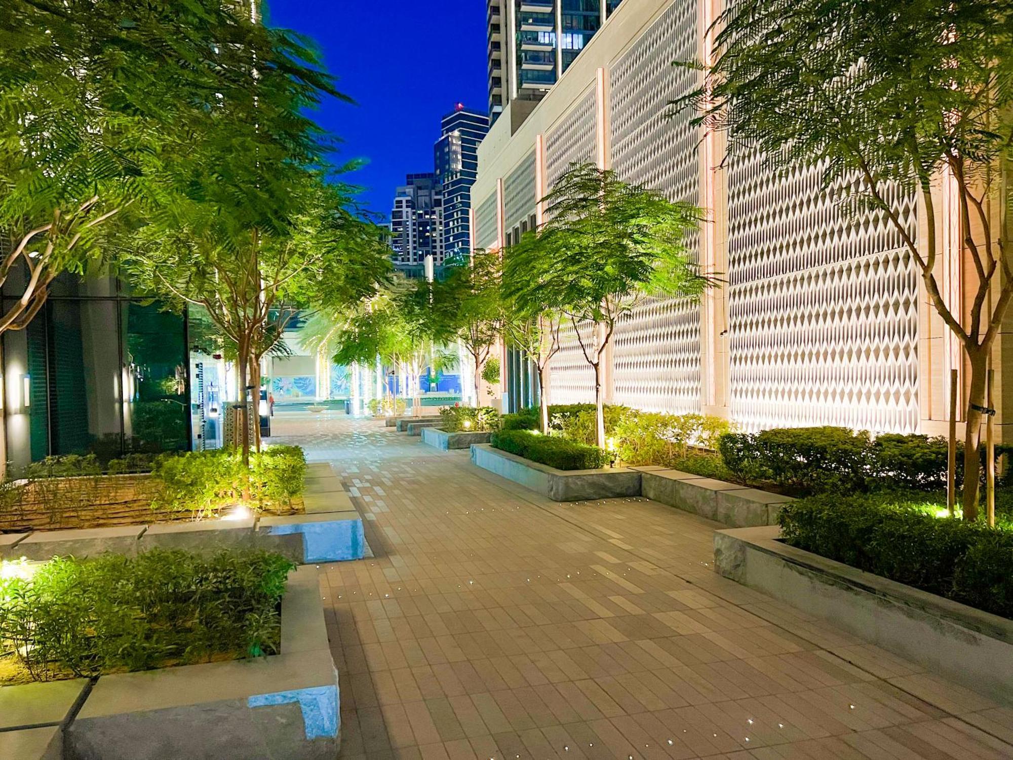 Downtown Luxury - Stunning Burj Khalifa & Sea View - 5 Minutes Walk To Mall Appartement