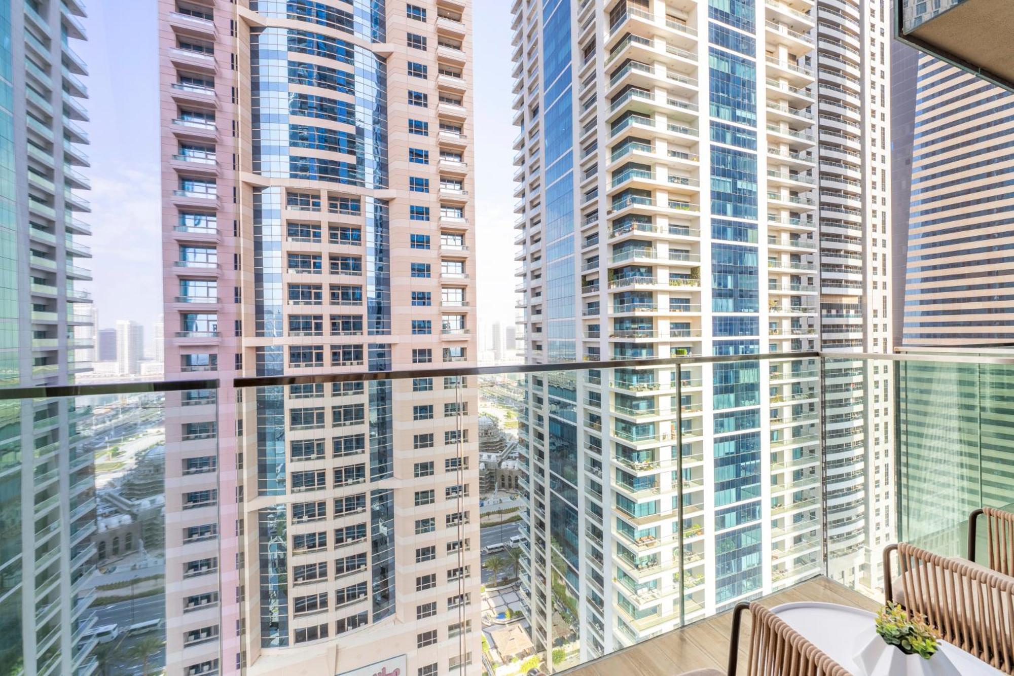 Jumeirah Marina Gate Residences * Dubai