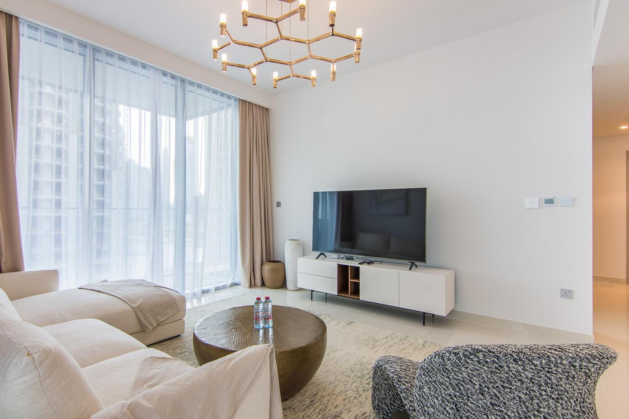 Luxe Living In Beachfront 2 Bedroom In Marina Dubai