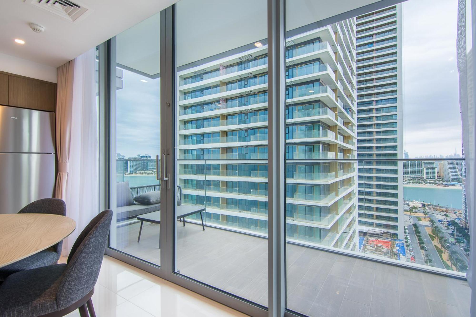 Luxe Living In Beachfront 2 Bedroom In Marina Dubai