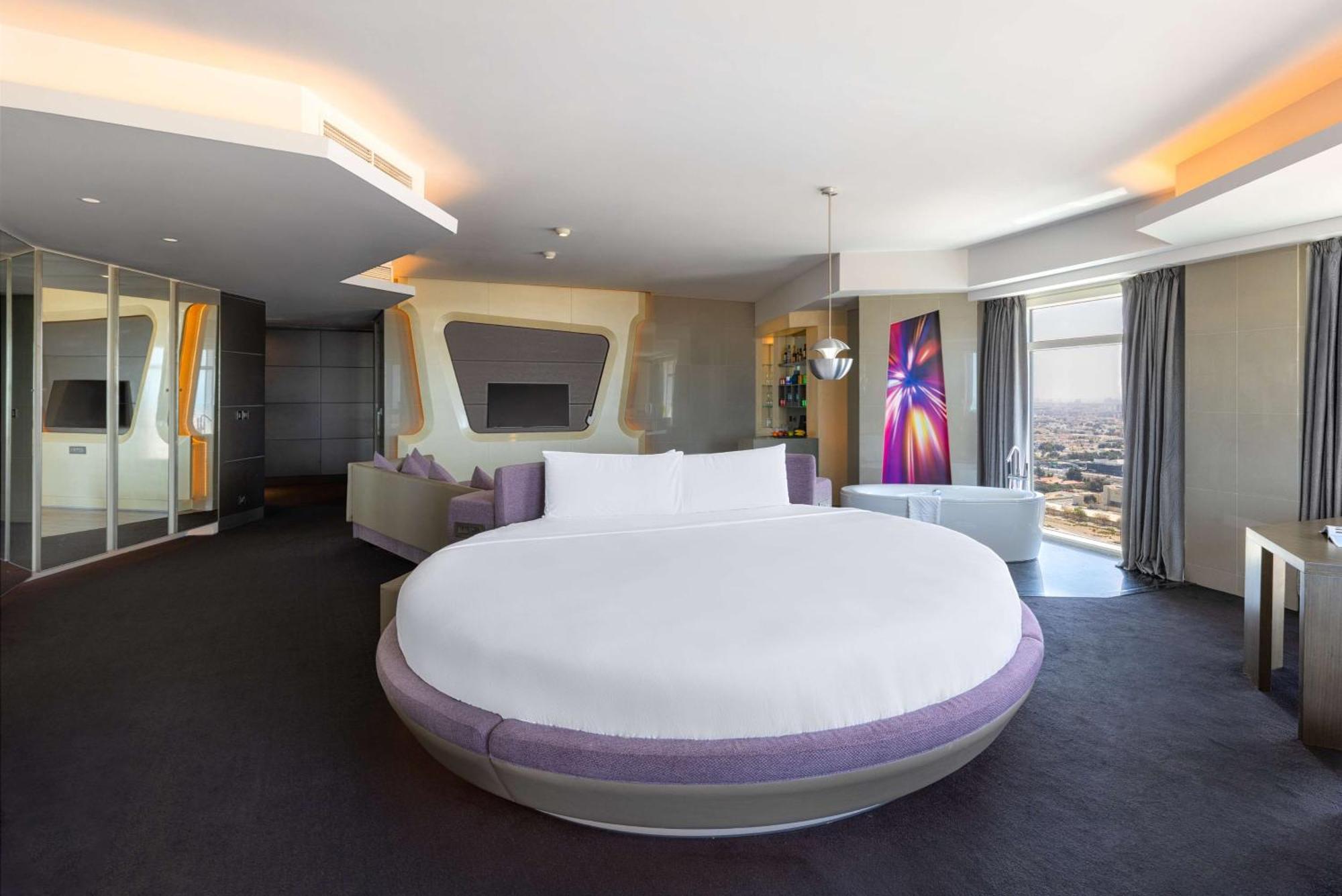 V Dubai, Curio Collection By Hilton Hotel