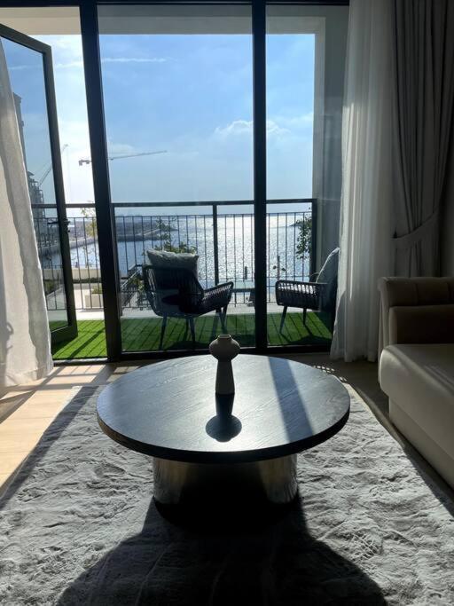 Apartament Brand New 2 Bedroom With Seaview