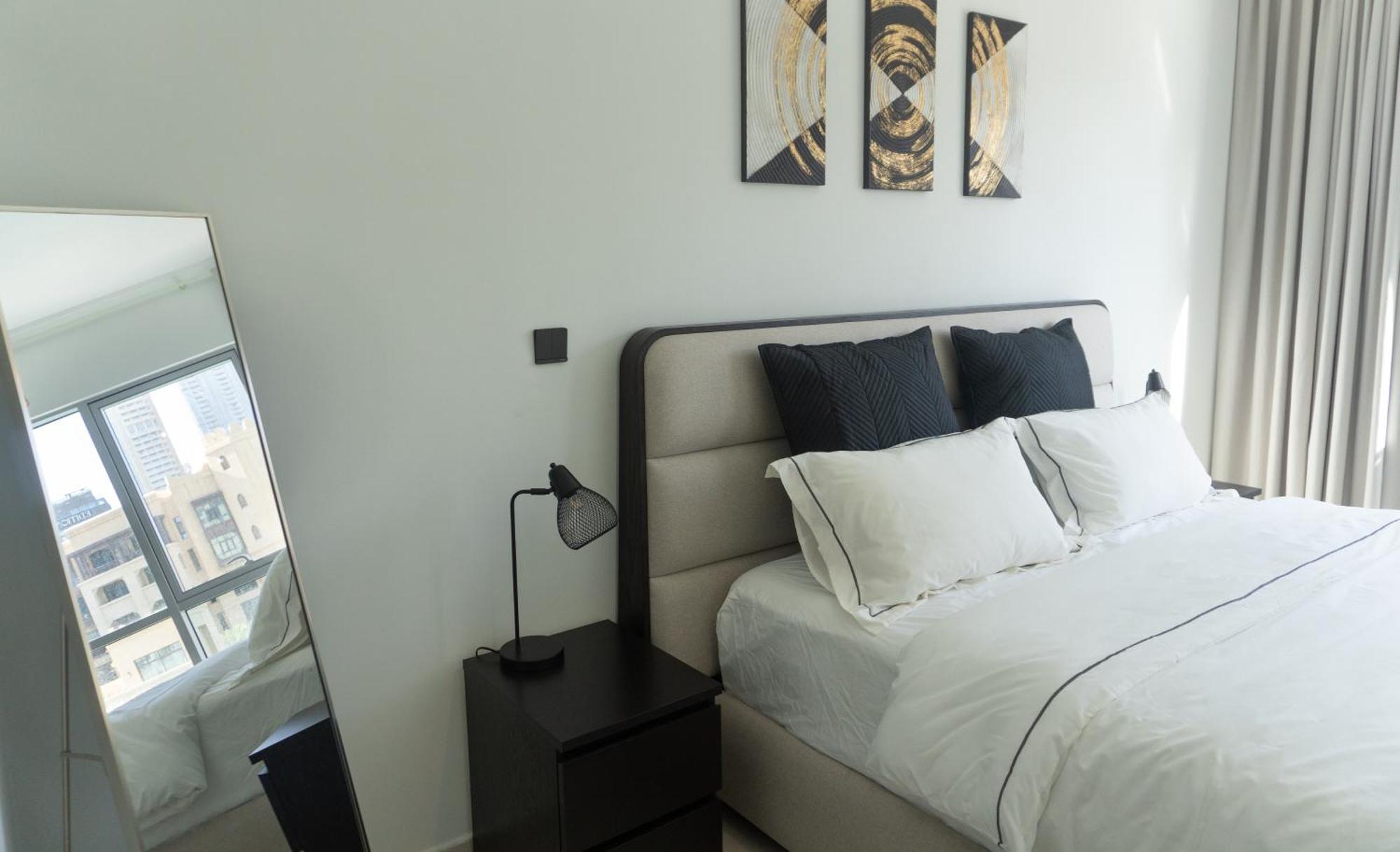 Downtown Oasis, Burj Khalifa Views, Luxury Amenities Apartamento