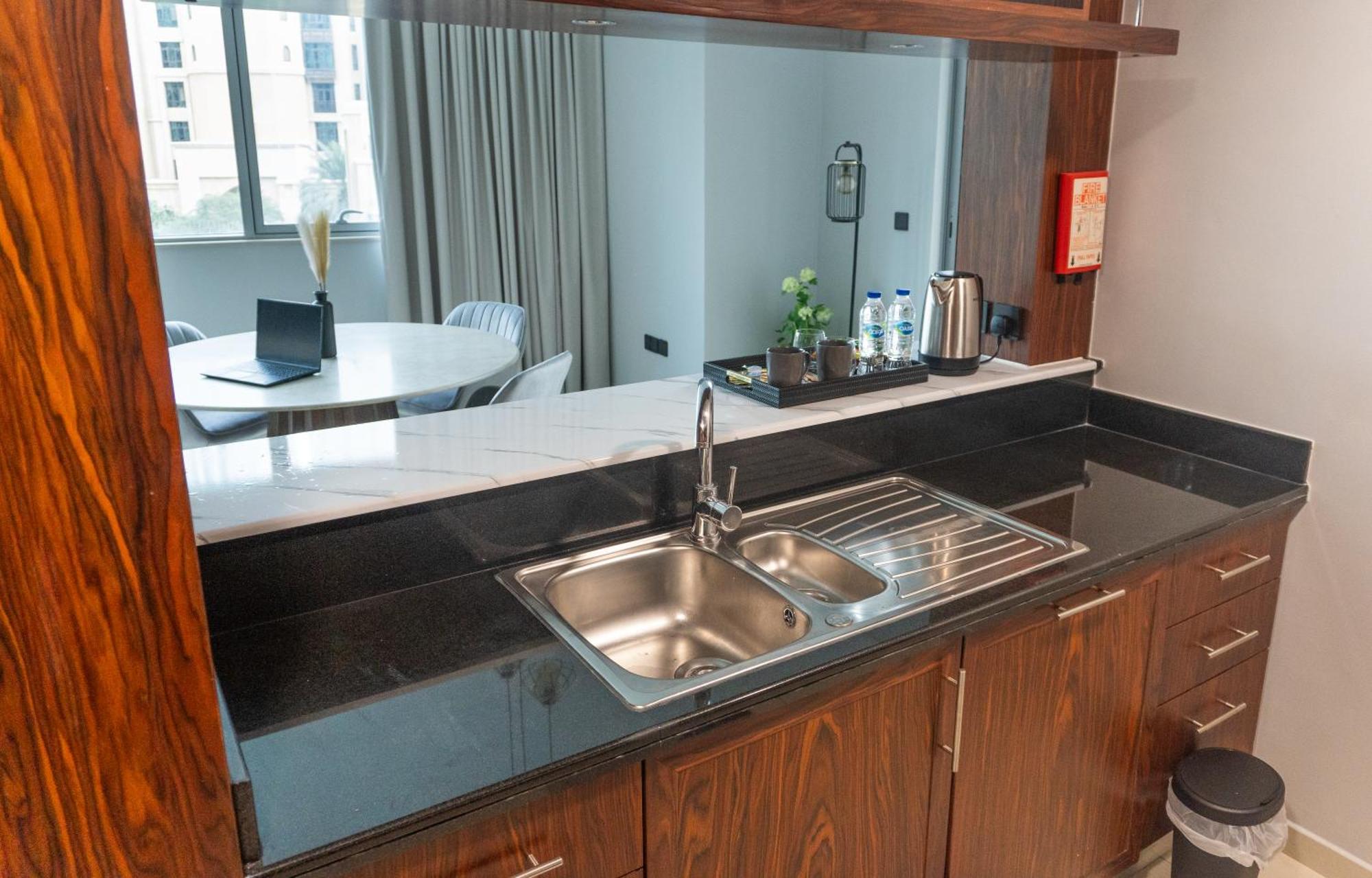 Apartamento Downtown Oasis, Burj Khalifa Views, Luxury Amenities Dubai