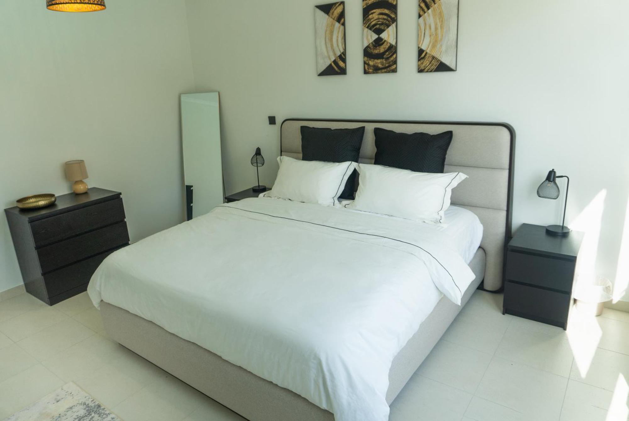 Apartamento Downtown Oasis, Burj Khalifa Views, Luxury Amenities *