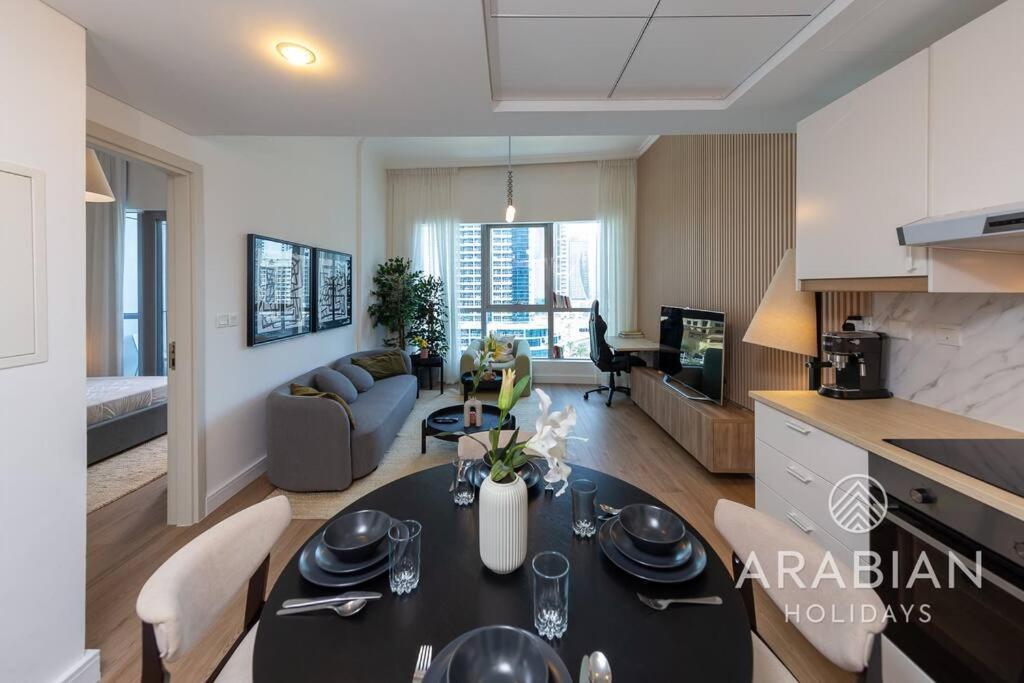 Exclusive Newly Renovated 1br Full Marina Views Appartement Dubaï