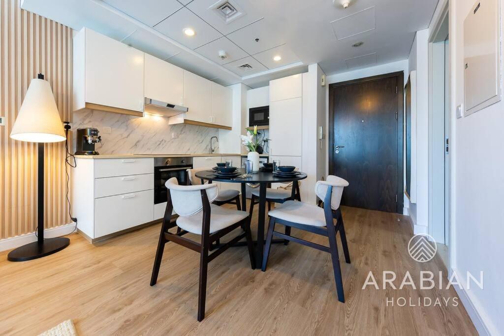 Exclusive Newly Renovated 1br Full Marina Views Appartement *