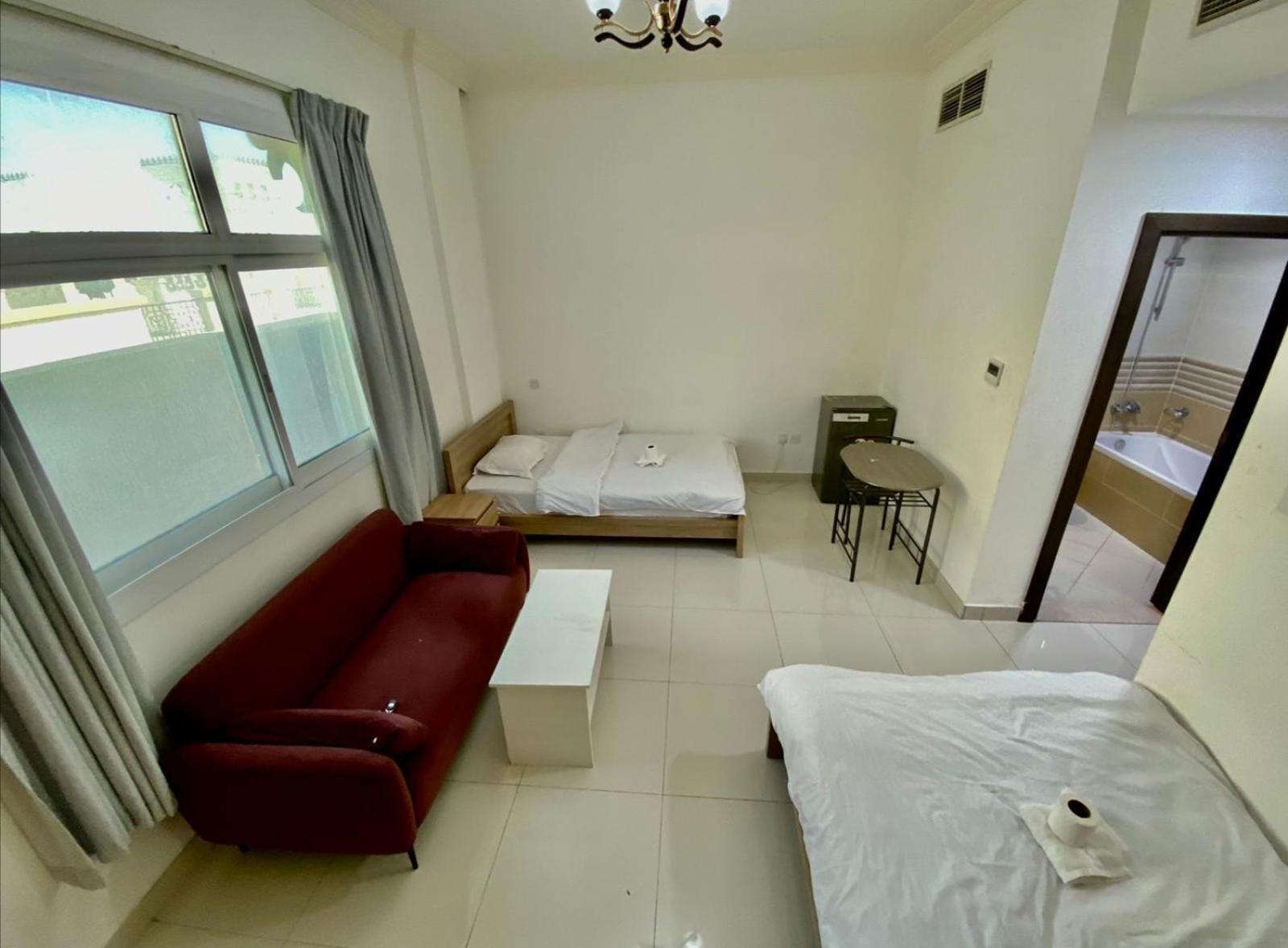 Cozy And Small Partitions For Men Guests In