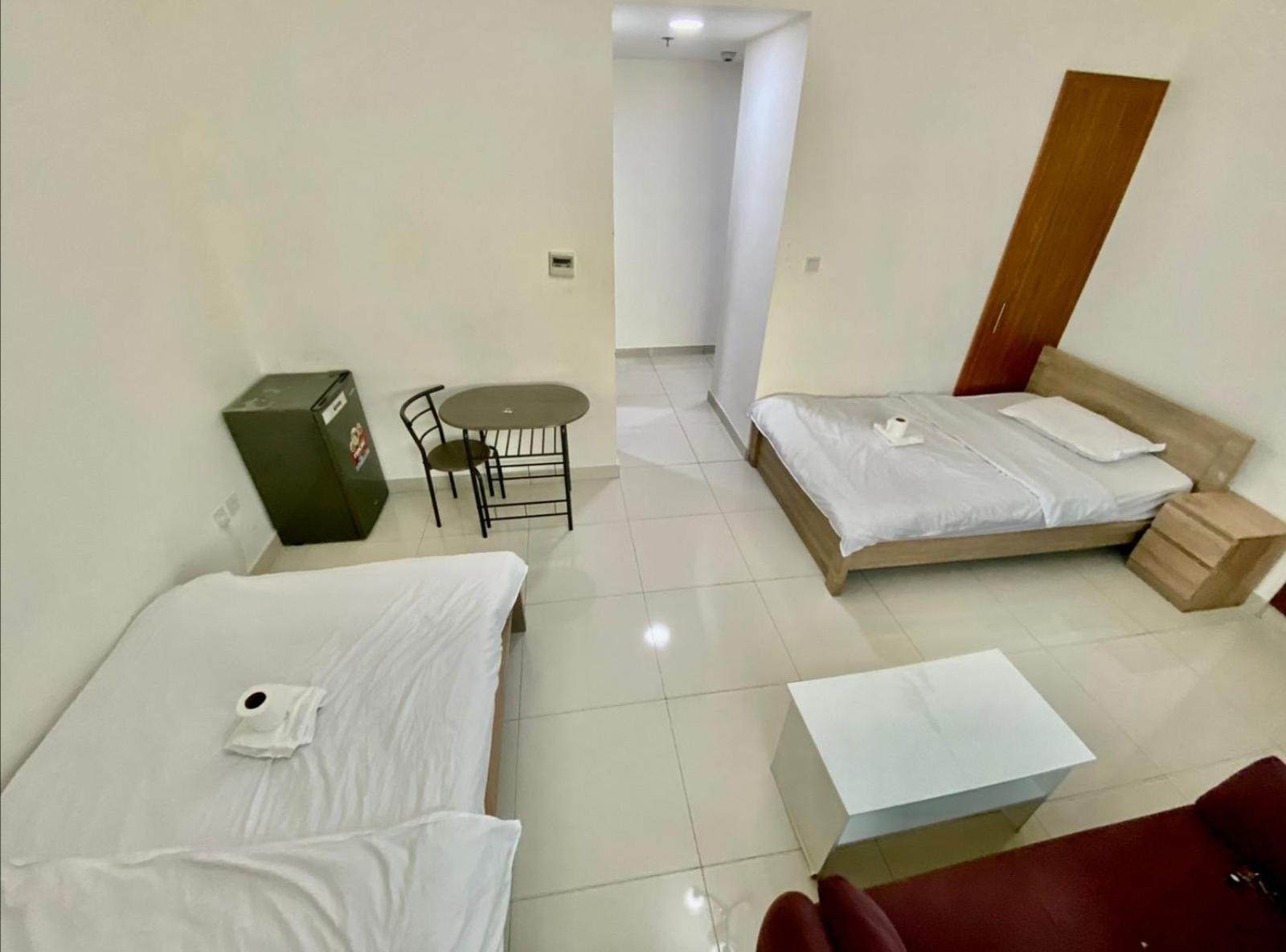 Cozy And Small Partitions For Men Guests In Apartment *
