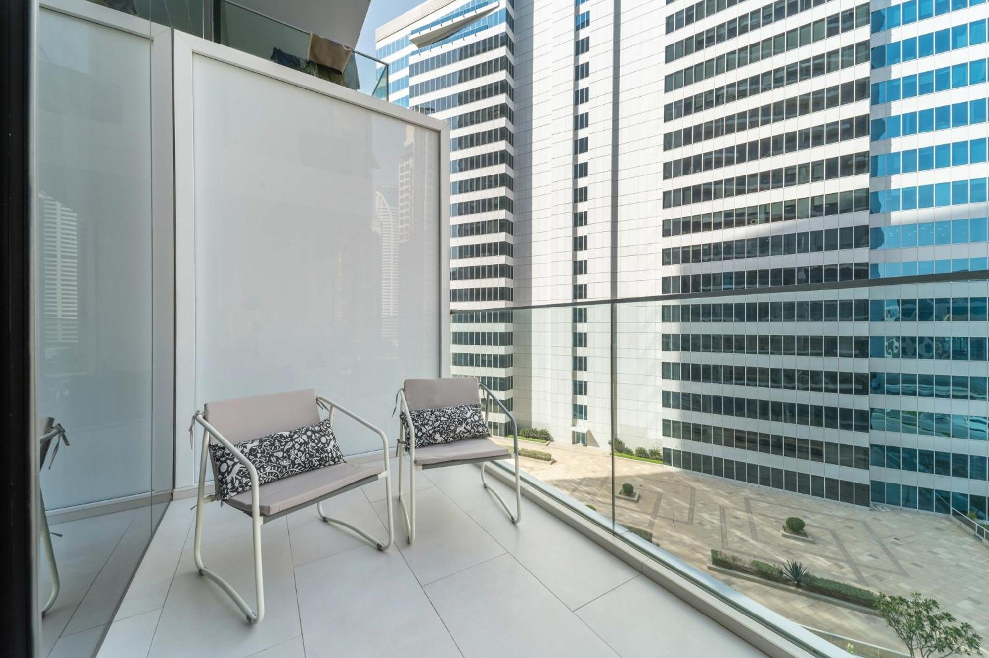 Frank Porter - Marquise Square Tower Apartamento Dubái