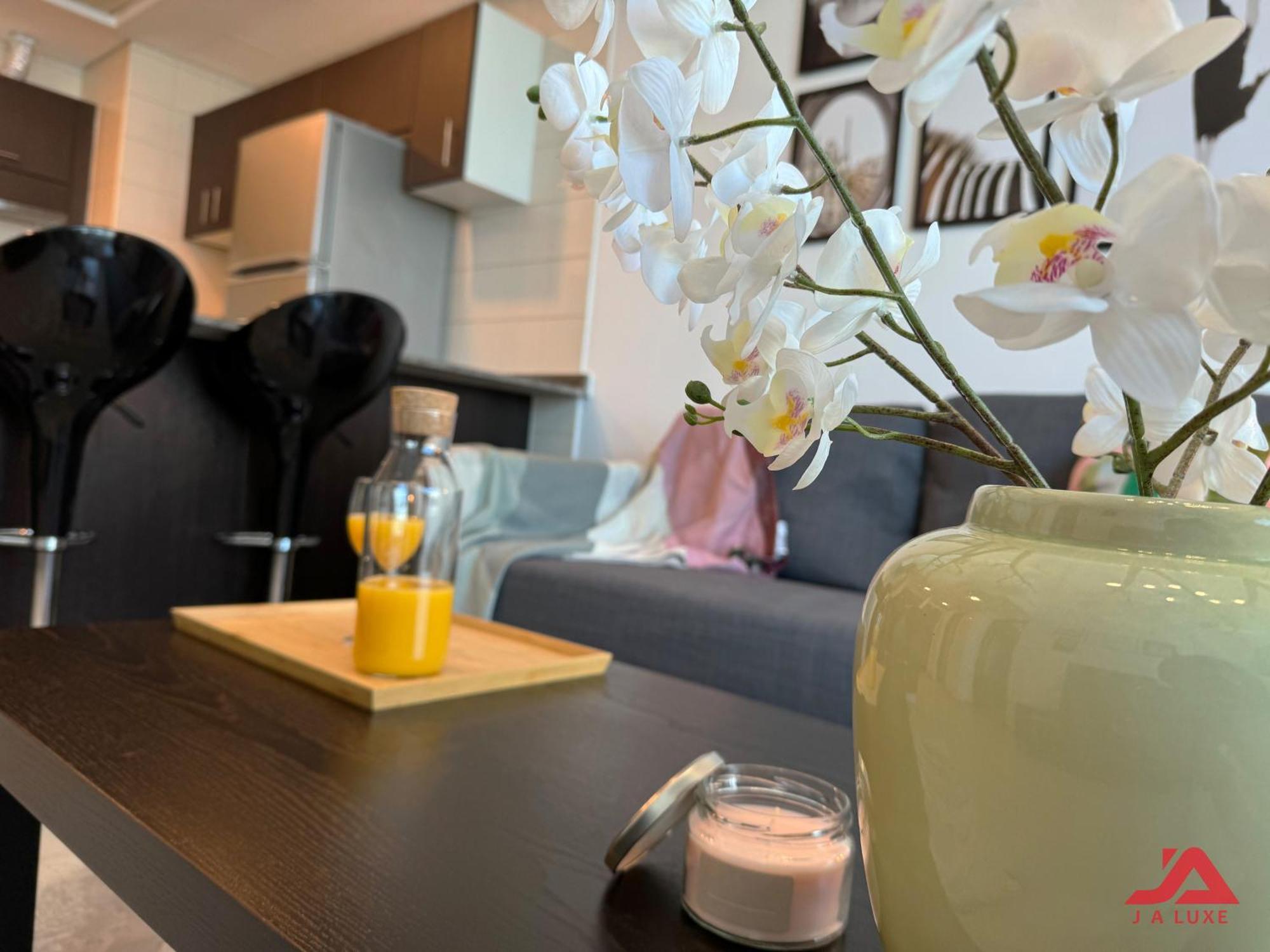 Lovely Full Marina View 1br Apt In Bay Central Tower, Marina With Modern Gym & Pool, Steps To Beach & Metro *