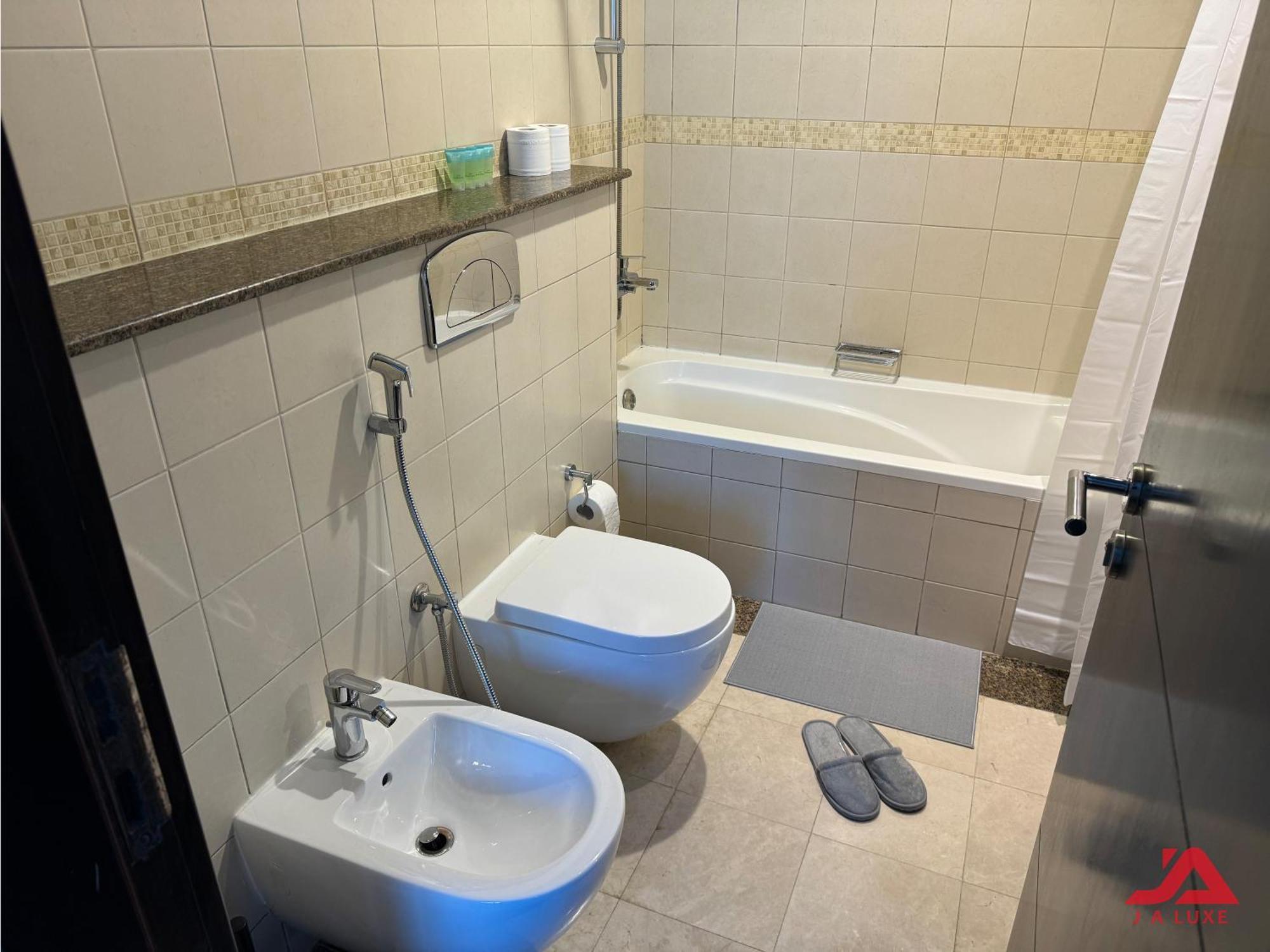 Apartment Lovely Full Marina View 1br Apt In Bay Central Tower, Marina With Modern Gym & Pool, Steps To Beach & Metro