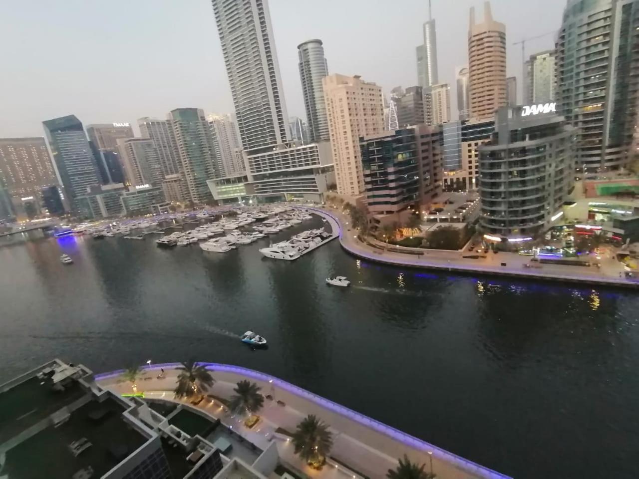 Marina , Success Luxury Apartments, Near Jbr And Metro Station-daily Free Housekeeping Included Lägenhet