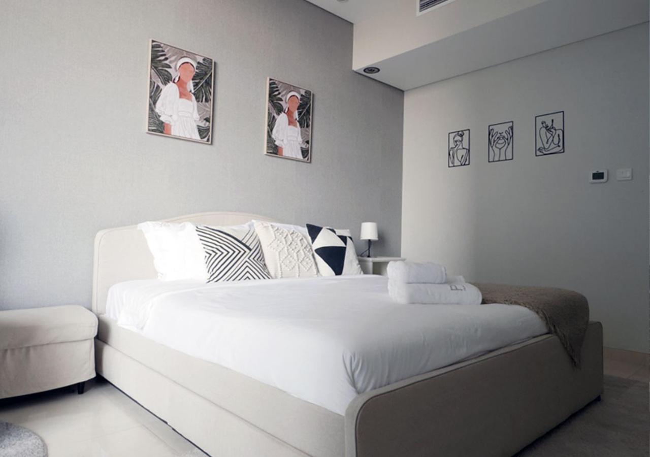 Canal Access Studio, 1 Min Walk To Business Bay Marina Apartemen Dubai