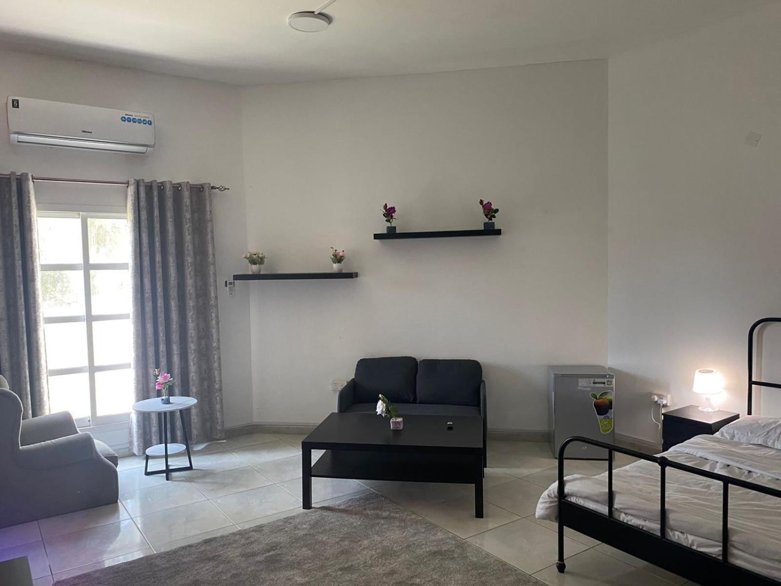 Pensión Comfortable Private In Compound Housing