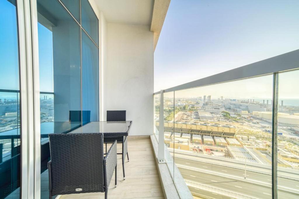 Bright With Mesmerizing Canal And View Appartement *