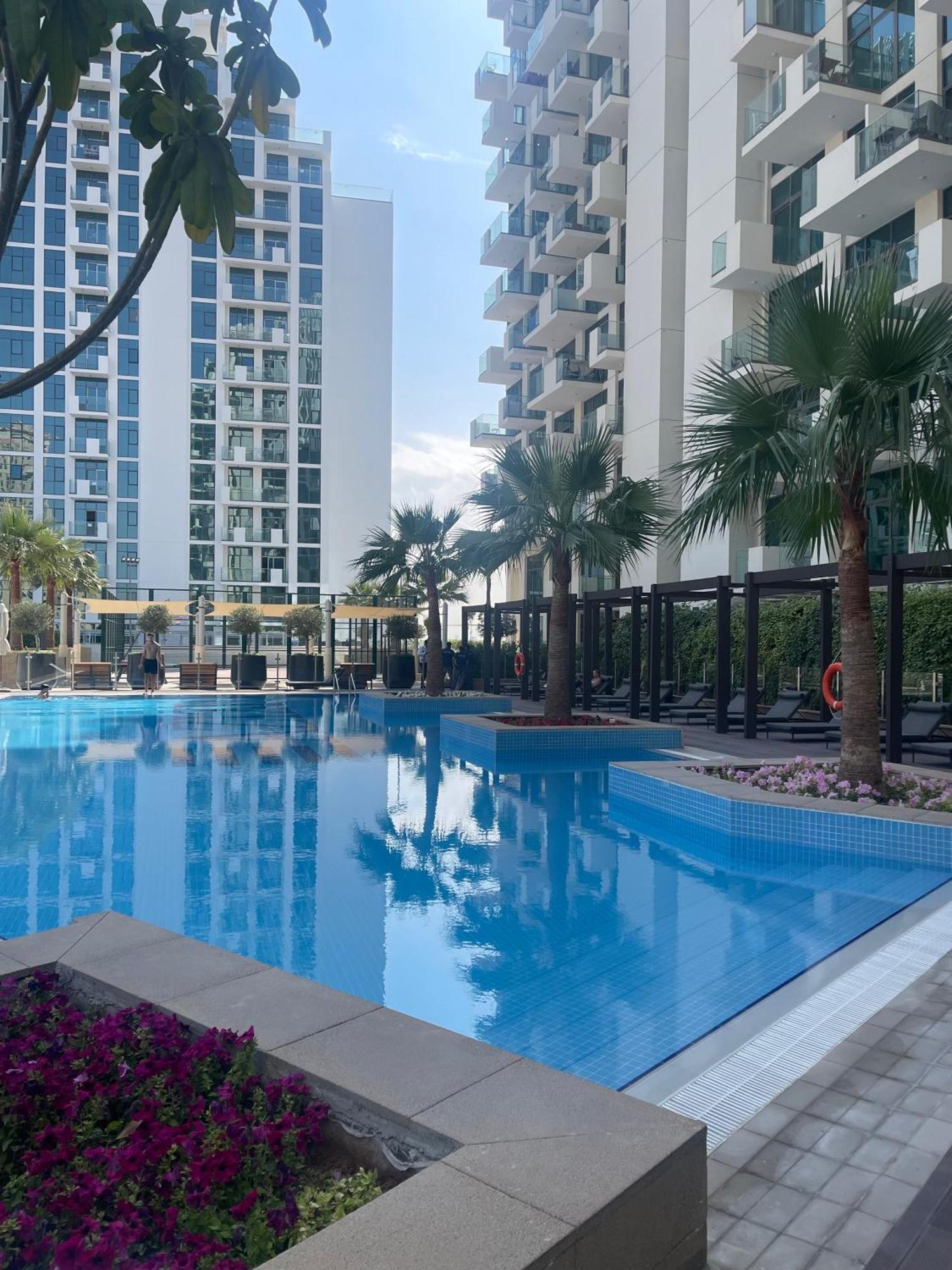 Burj Khalifa View Ensuite King Bedroom In A 2 Bedroom Mall 8mins