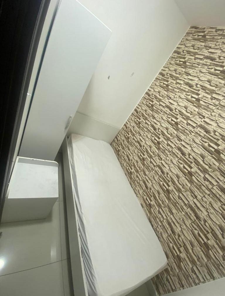 Cute And Small Partitions For Girls In Dubai- Female Guests Only فتيات فقط Dubai