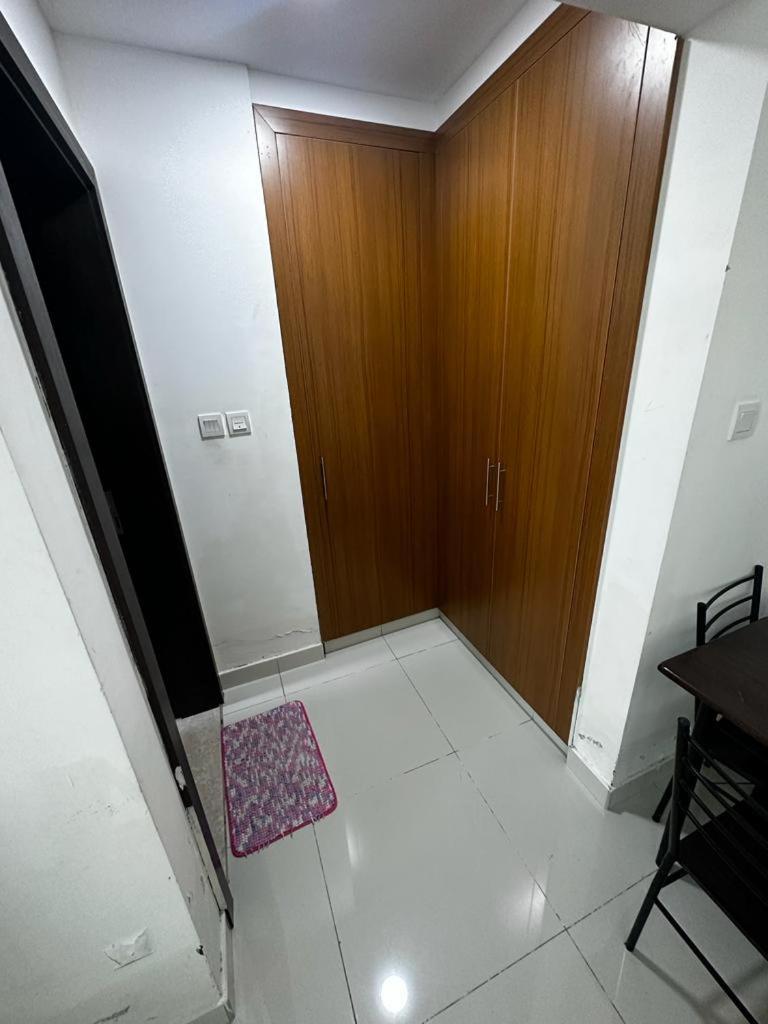 Apartament Cute And Small Partitions For Girls In Dubai- Female Guests Only فتيات فقط Dubai