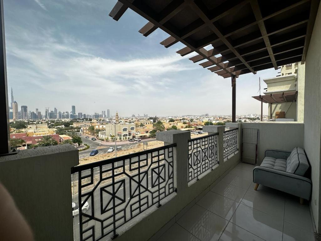 Cute And Small Partitions For Girls In Dubai- Female Guests Only فتيات فقط *