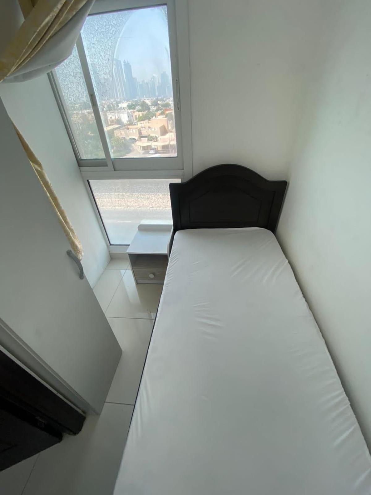 Cute And Small Partitions For Girls In Dubai- Female Guests Only فتيات فقط Apartament *