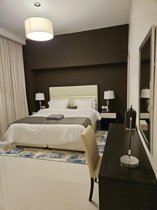 Appartement Brand New Huge 2 Bedroom Skyline View Dubaï