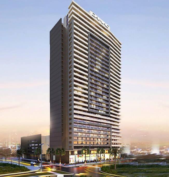 Brand New Huge 2 Bedroom Skyline View