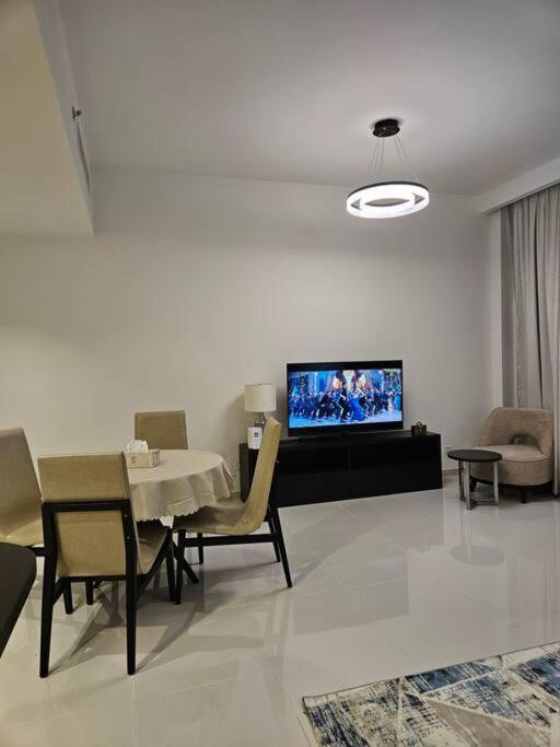 Appartement Brand New Huge 2 Bedroom Skyline View