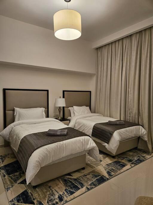 Brand New Huge 2 Bedroom Skyline View Dubaï