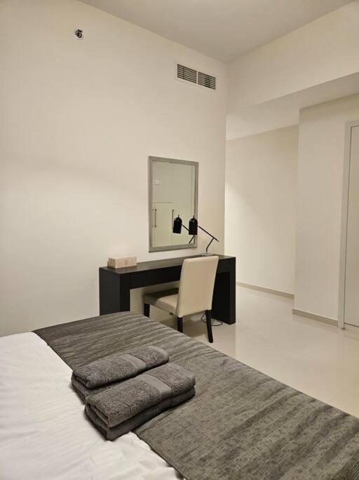 Brand New Huge 2 Bedroom Skyline View Dubaï