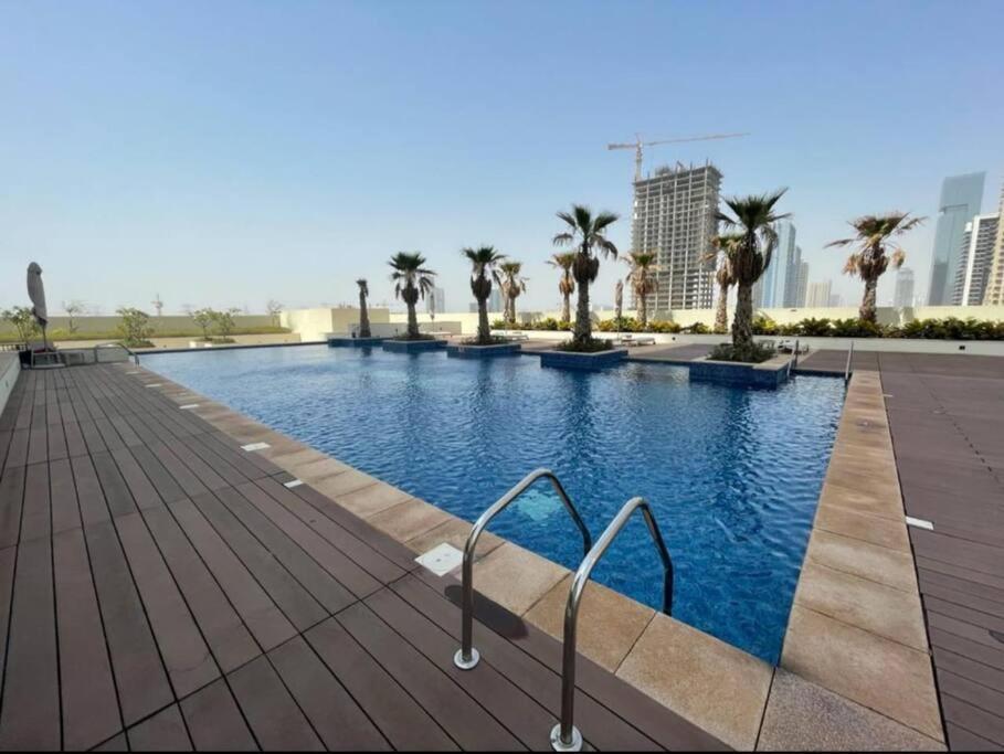 Appartement Brand New Huge 2 Bedroom Skyline View *