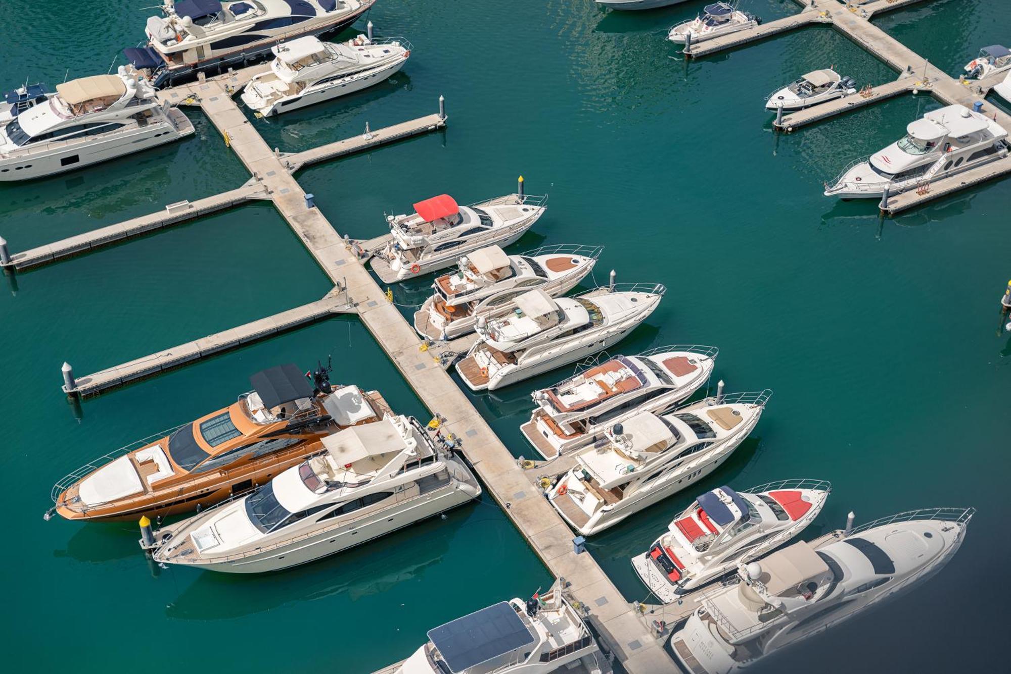 Luxury Living At Vida Marina & Yacht Club Apartamento Dubái