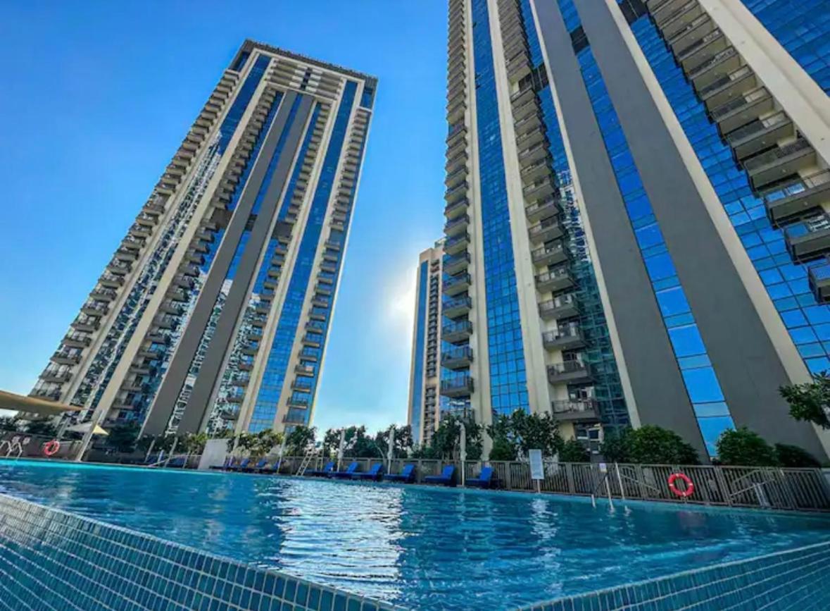 Apartemen Creek Harbour Retreat: Luxurious 2-br *