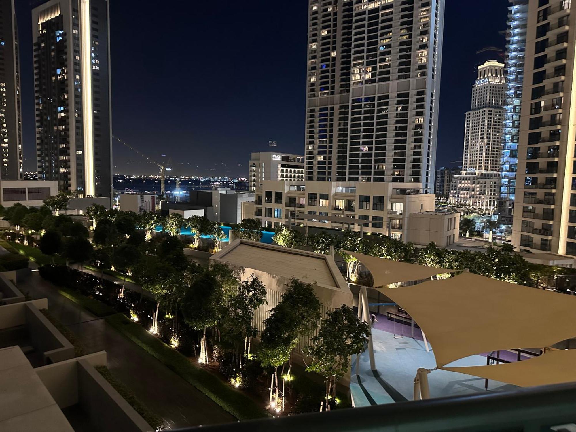 Creek Harbour Retreat: Luxurious 2-br Apartemen