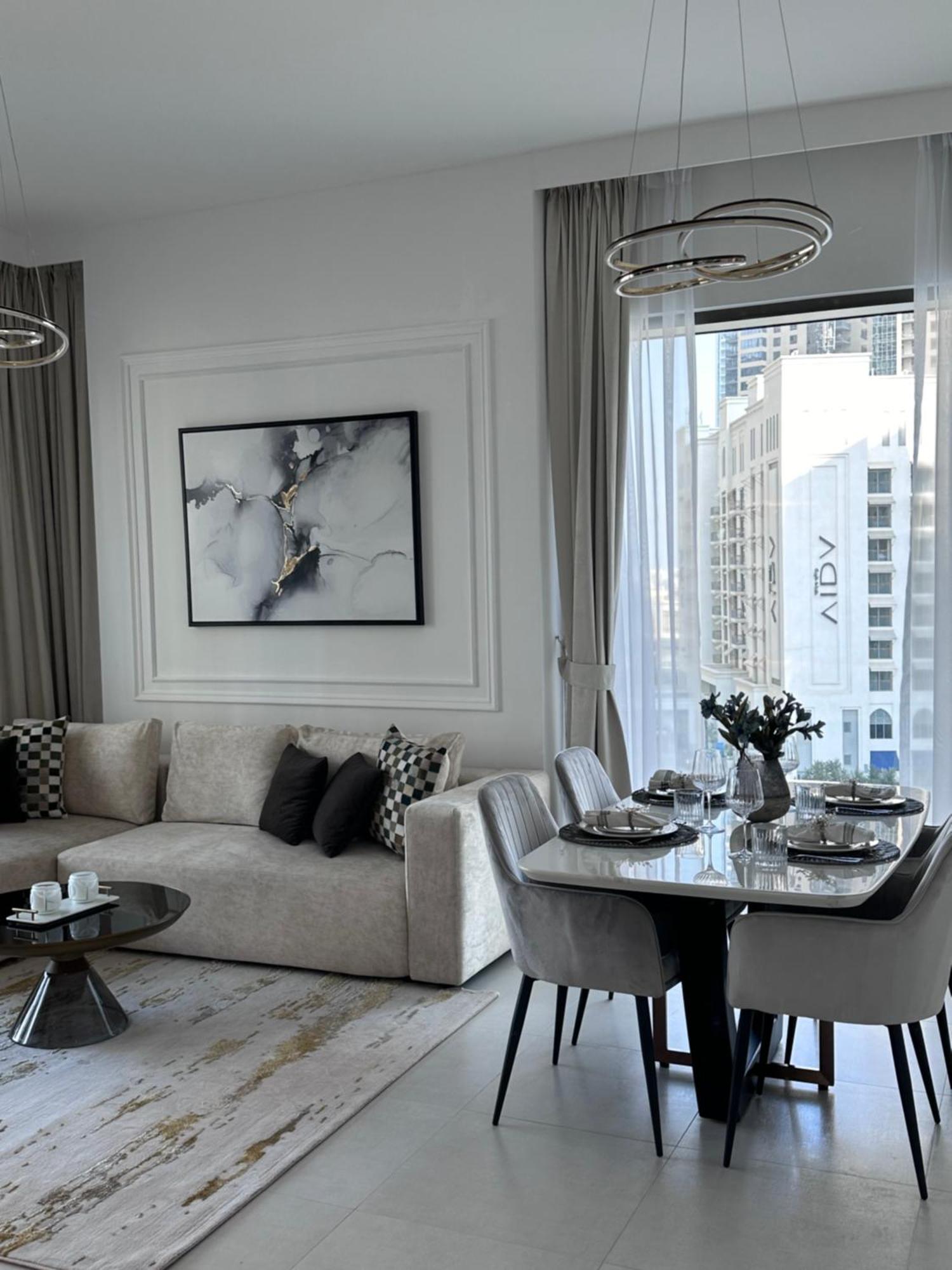 Creek Harbour Retreat: Luxurious 2-br Apartemen
