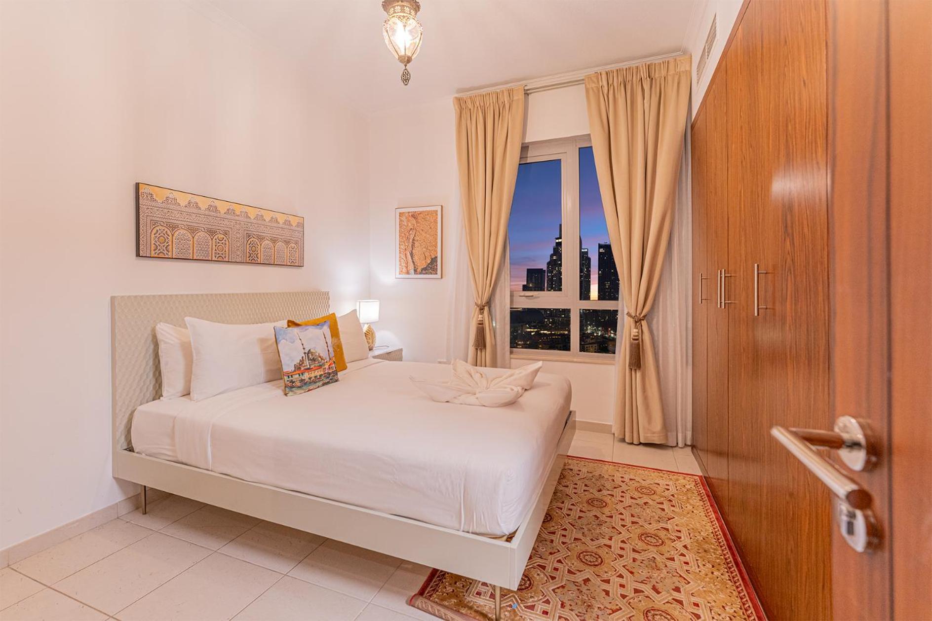 Spectacular Burj & Fountain View - Luxurious 3 Bedrooms & Maids - The Residences Dubái