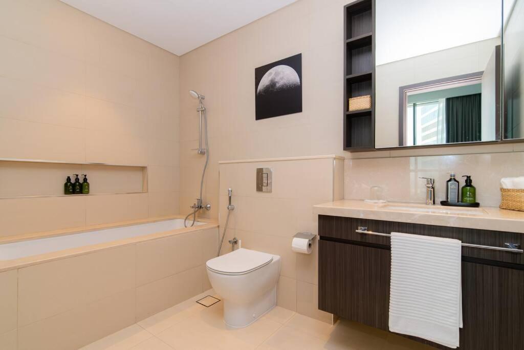 Apartamento Elite Escape - 1 Bhk Getaway With Mall Access - 1502 *
