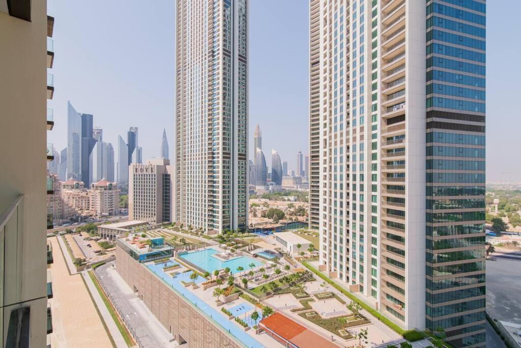 Elite Escape - 1 Bhk Getaway With Mall Access - 1502 Apartamento *