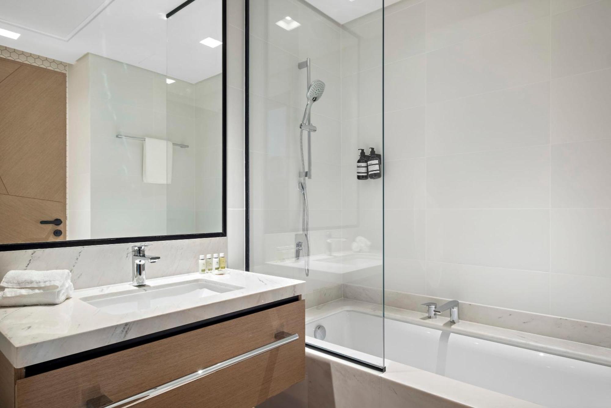 Amazing 2br With A Lagoon View In Creek Harbour *
